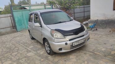 Toyota: Toyota Funcargo: 2000 г., 1.4 л, Автомат, Бензин, Фургон