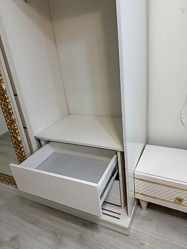 embawood silver yataq desti: Yataq otağı mebel dəsti Tərkibi: - 2 ədəd tumba (1 çekmecəli, konus — 2