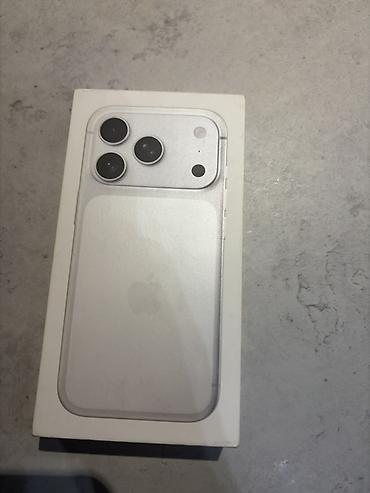 baş fanarı: IPhone 17 Pro, Gümüşü, Face ID — 3