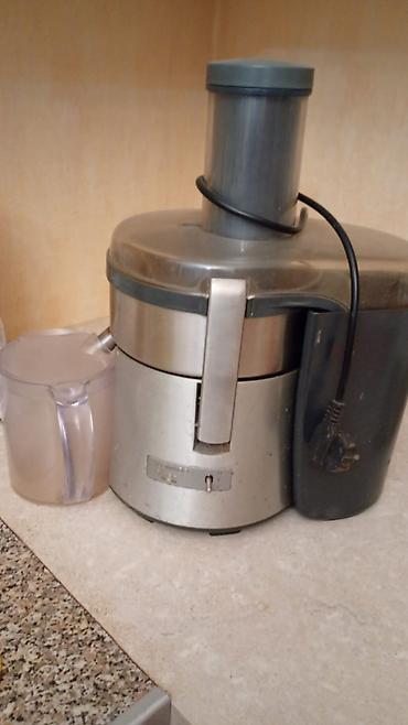 Kenwood brendinin priginal sirecekeni.yaxshi isleyir.meyveleri ela