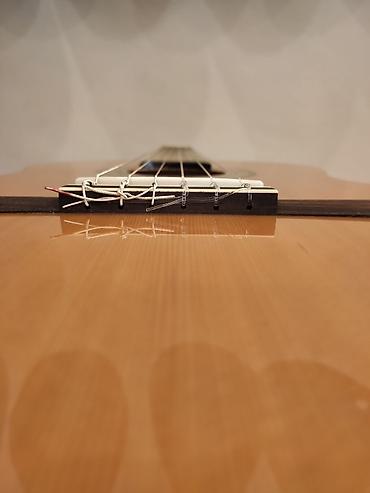 rock gitara: Klassik gitara
Model:Kapok SC168
Üst:Şam ağacı
Çanta hədiyyə
Ölçü:4/4 — 3