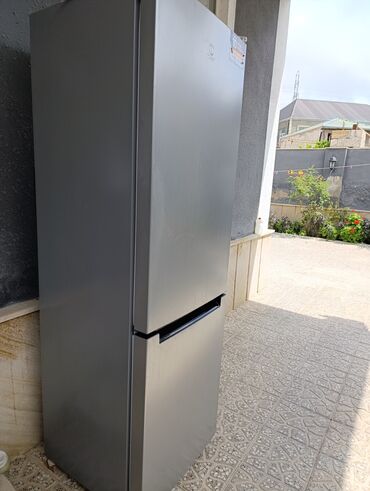 Duxovkalar: İşlənmiş 2 qapılı Indesit Soyuducu Satılır, rəng - Boz