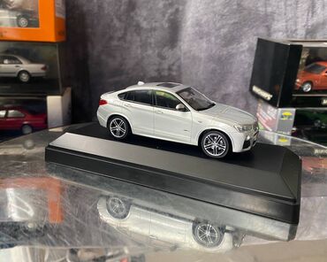 Avtomobil modelləri: Коллекционная модель BMW X4 series F26 Melbourne Silver 2015 Dealer — 14