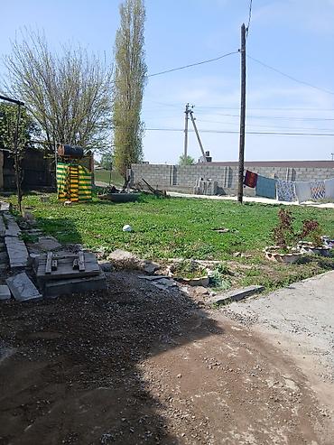 Продажа коттеджей и домов: Продаётся жилой дом с приусадебным участком.С двумя документа сразу — 9