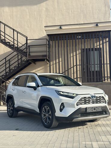 свежепригнанный: Toyota RAV4: 2023 г., 2.5 л, Автомат, Гибрид, Внедорожник