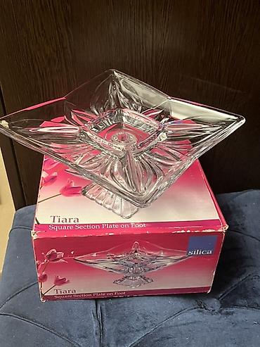 şuşe qab: Silica “Tiara” ayaqlı kvadrat bölməli boşqab - Material: şəffaf şüşə — 2