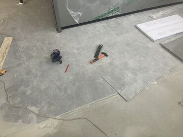 Напольные работы: Выравнивание пола, Монтаж напольных плинтусов, Укладка пола | Паркетная доска, Кварц-винил, Ламинат Больше 6 лет опыта — 3