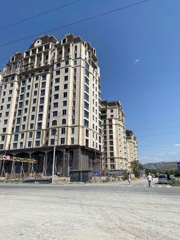 снять квартиру в частном секторе: 3 комнаты, 110 м², Элитка, 7 этаж, ПСО (под самоотделку)