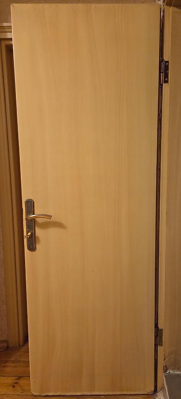 taxta gapi: İç qapı – ağac teksturalı, açıq palıd rəngində - Material: mdf/şpon — 1