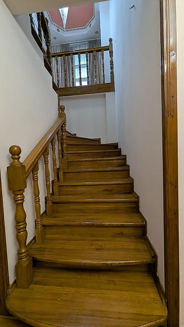 Продажа коттеджей и домов: Продаётся 2х этажный дом(по улице Перекопская) на 8 сотках с — 5