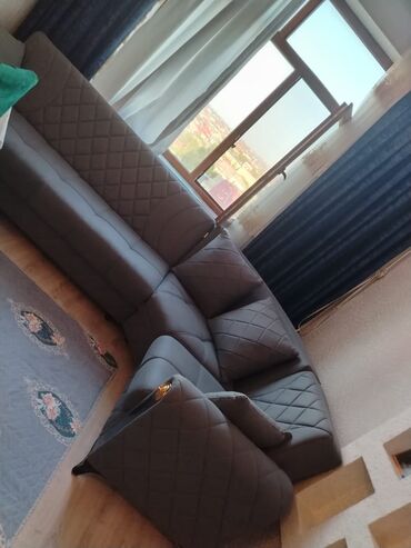 Digər mebel: NigDivan acilir. Bazalidir. Qiymet 500azn. Unvan sumqayit Nigaz