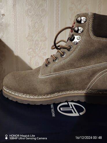 Gležnjače: Gležnjače, Sergio Tacchini, 41.5 — 3