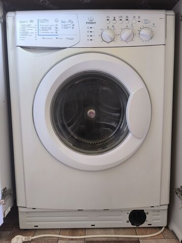 сстиральная машина: Кир жуучу машина Indesit, Колдонулган, Автомат, 5 кг чейин, Компакттуу