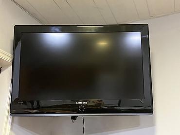Samsung LCD televizor və TV stendi - Brend/model: Samsung (LCD
