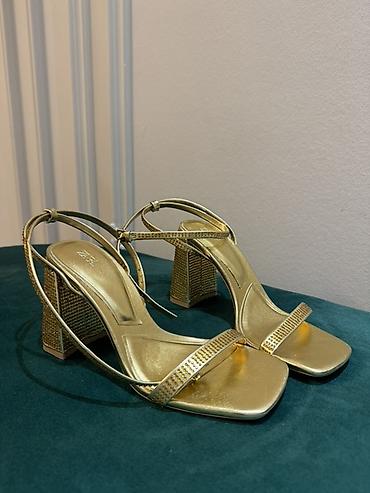 Basanoşka və səndəllər: Zara, Ölçü: 36, rəng - Qızılı, Yeni — 3