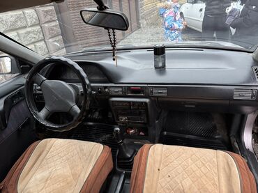 Mazda: Mazda 323: 1993 г., 1.6 л, Механика, Бензин, Седан — 13