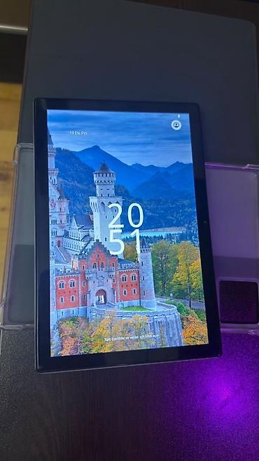 azercell modem wifi: Planşet – Android - Böyük ekranlı Android planşet. Ekranda saat/giriş — 4