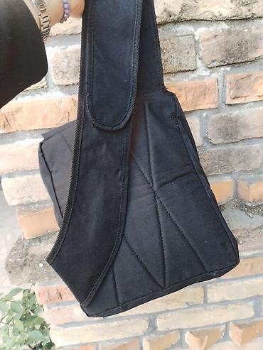 mona leskovac слике: Crna torba preko ramena sa preklopom - Materijal: izdržljiva — 4