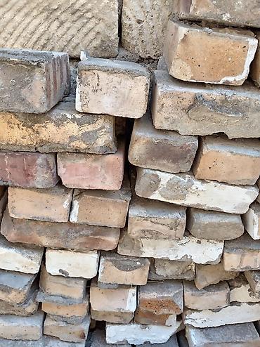 maraqlı inşa mövzuları: Tikinti üçün kərpiclər. 250-300 ədəd aralığı. Qiymət 0.30 qəpik — 1