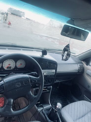 Volkswagen: Volkswagen Passat: 1996 г., 1.6 л, Механика, Газ, Седан — 8