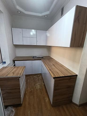 silver kitchen: Кухонный гарнитур «под дерево + белый глянец» - Планировка — 2
