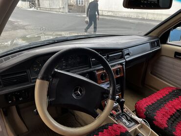 Mercedes-Benz: Mercedes-Benz 190: 2 l | 1991 il Sedan — 26