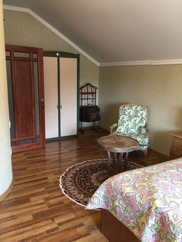 Uzunmüddətli kirayə mənzillər: Sahil metrosunun yaxınlığında 5 mertebeli binanın 4-cü mərtəbəsində — 1