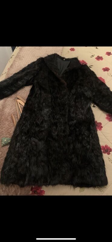 Krzneni kaputi: L, Sa postavom, bоја - Crna — 9