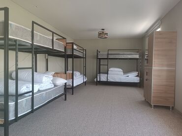 Посуточная аренда домов: 180 м², 8 комнат, Балкон застеклен