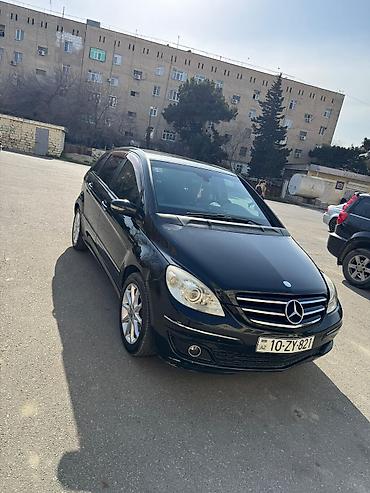 mersedes b klass: Mercedes-Benz B-Class, qara rəng, 5 qapılı kompakt minivan/hetçbek — 1