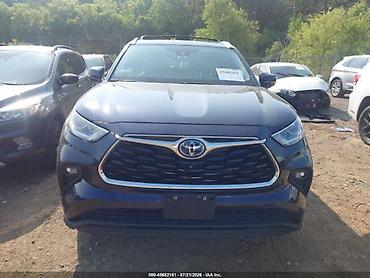 inter: Toyota Highlander: 2023 г., Гибрид — 1