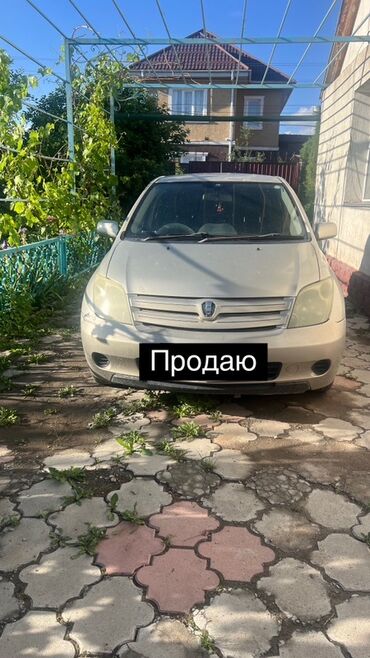 Toyota: Toyota ist: 2003 г., 1.3 л, Автомат, Бензин, Хэтчбэк