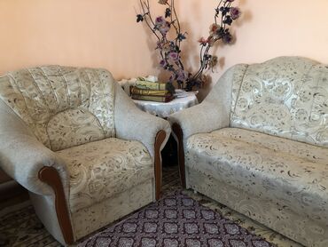 диваны для дома: Гарнитур для зала, Б/у, Кресло, Диван, Ткань, текстиль, Самовывоз, цвет - Бежевый