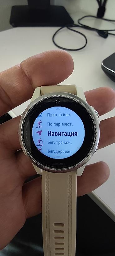 Garmin: Garmin Fenix 5S, бежевый ремешок Спортивные GPS‑часы для бега, вело — 3