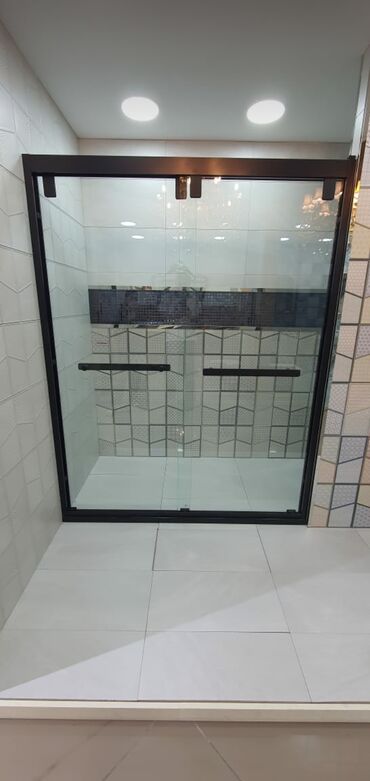 Duş kabinaları, arakəsmələr: Yeni Arakəsmə, Pulsuz çatdırılma — 18