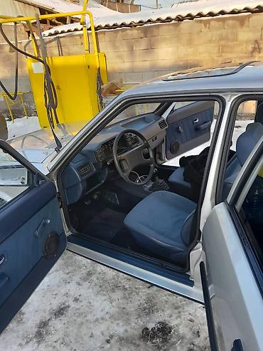 Audi: Audi 80: 1986 г., 1.8 л, Механика, Бензин, Седан — 13