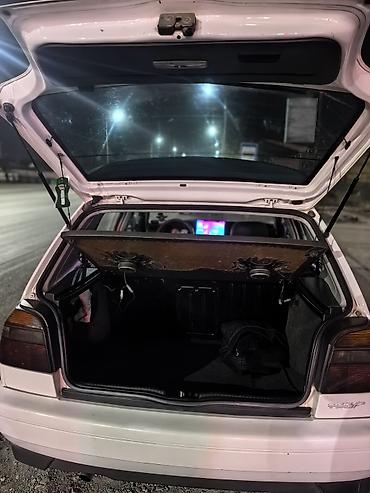 Унаа сатуу: Volkswagen Golf: 1997 г., 1.4 л, Кол менен иштөөчү, Бензин, Хетчбек — 10