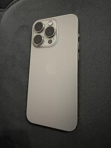 Apple iPhone: IPhone 15 Pro, Б/у, 256 ГБ, Серебристый, Чехол, 78 % — 3