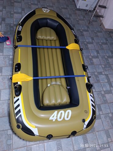 надувные шарики: Надувная лодка 4-х местная новая, прошу 20.000 сом тел