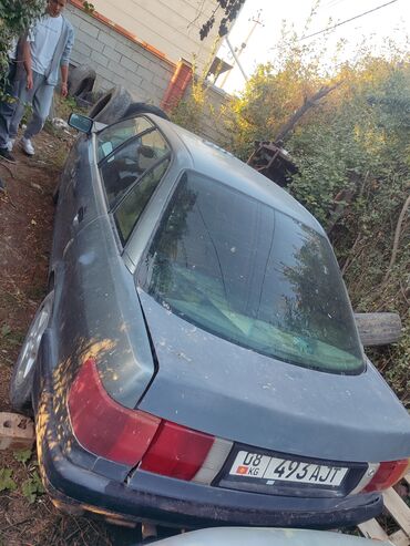 Audi: Audi 80: 1990 г., 1.8 л, Механика, Бензин