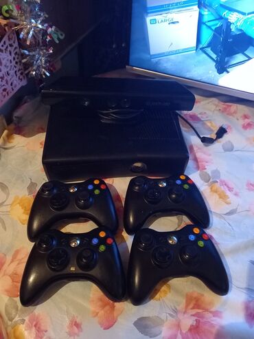 xbox 360 freeboot: Xbox360 slim Avrora prosivka 250 gb icinde coxlu oyunla 4 dənə
