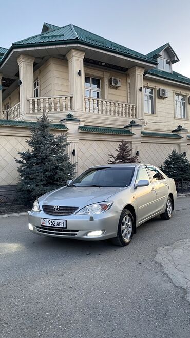 Toyota: Toyota Camry: 2004 г., 2.4 л, Механика, Бензин, Седан