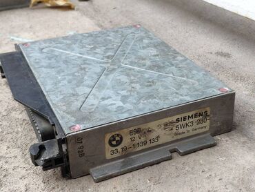 Другие детали электрики авто: Блоки управления двигателем BMW. Есть только то, что перечислено — 4