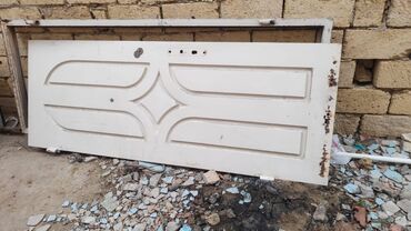Seyf qapi satilir olcuEni 95 Hündürlük 2mr Qiymət 150az unvan