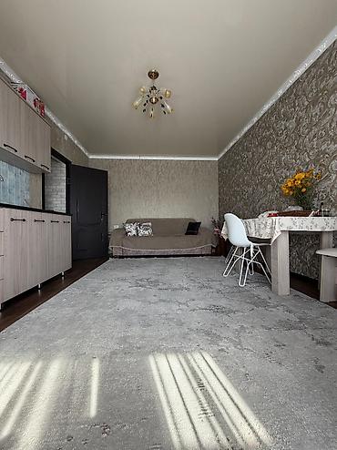 молодая гвардия ленинградская: Продаю 2комнатную студию переделанная в 3х комнатную.Город Балыкчи — 2