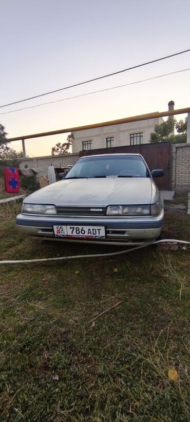 Mazda: Mazda 626: 1990 г., 2.2 л, Механика, Бензин, Универсал