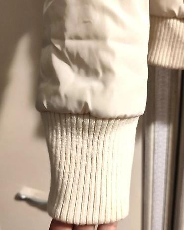 oversize kurtka: 36 razmer kurtka satilir. yenidir. Qiymeti 5 manat. Gence daxili — 4