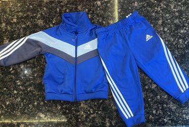 Рубашки: Uşaq üçün Adidas idman dəsti 9-12 ay - 2 hissədən ibarət: fermuarlı