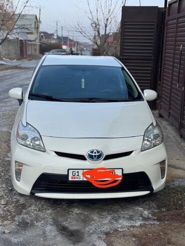 Toyota: Toyota Prius: 2015 г., 1.8 л, Вариатор, Гибрид, Седан