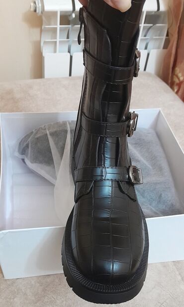 Çəkmələr: Qısaboğaz, Ölçü: 38, rəng - Qara, Yeni — 6